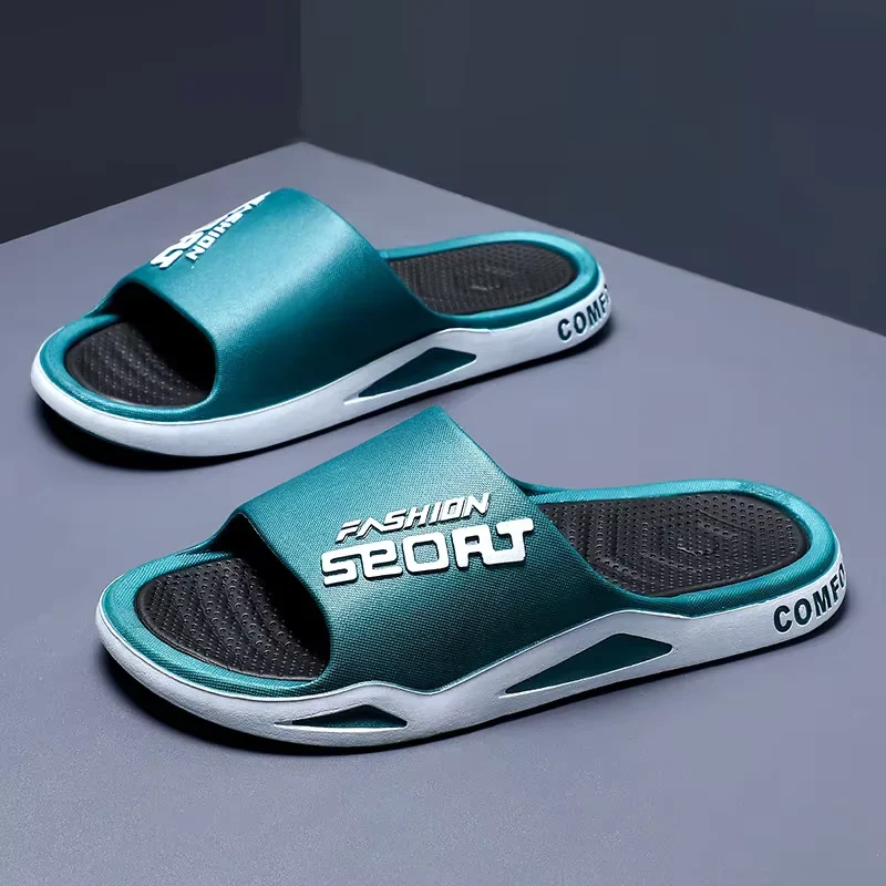 Chaussons à bout rond pour homme avec design à enfiler