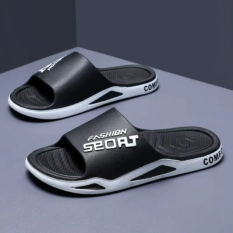 Chaussons à bout rond pour homme avec design à enfiler