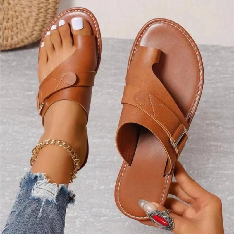 Sandales plates pour femme avec passant d’orteil