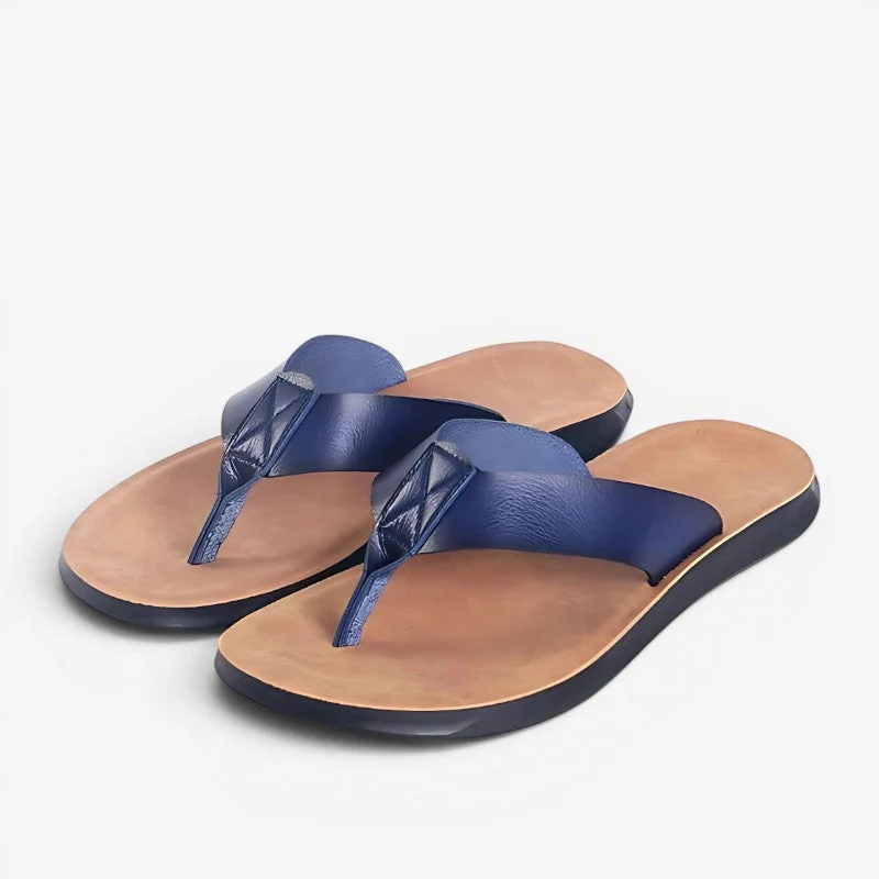 Chaussons style tongs pour homme avec bride en V