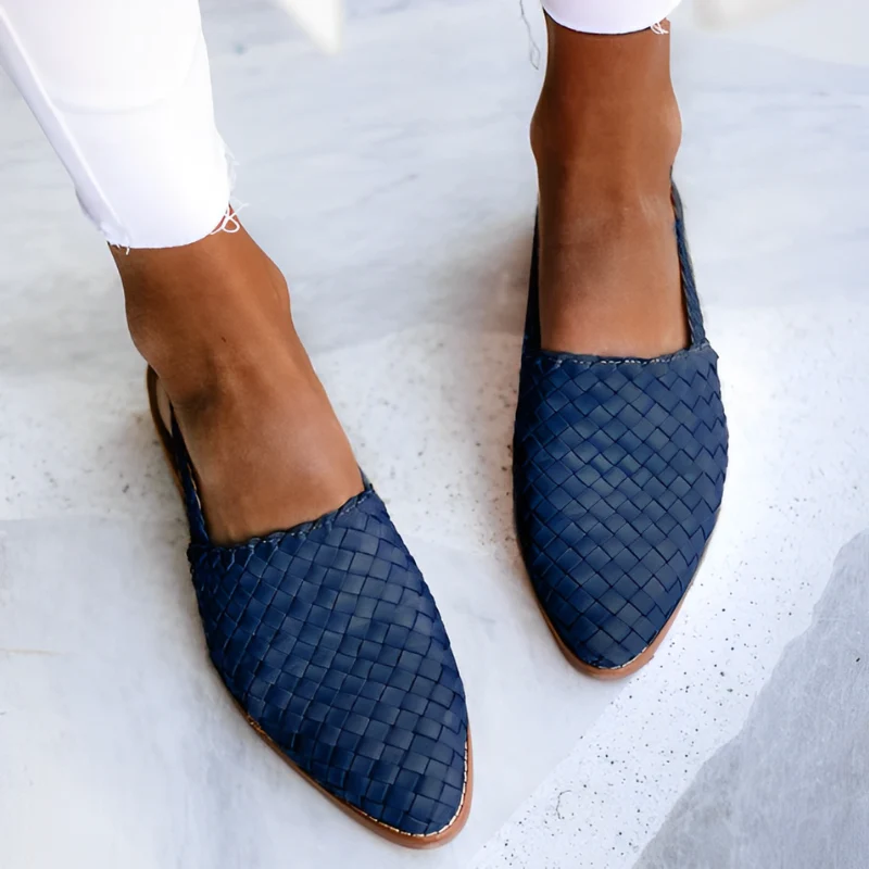 Sandales à semelle plate pour femme avec bout pointu