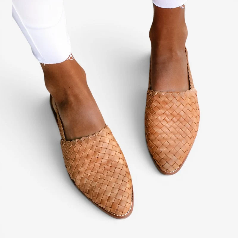 Sandales à semelle plate pour femme avec bout pointu