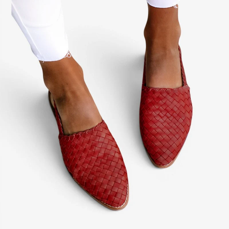 Sandales à semelle plate pour femme avec bout pointu