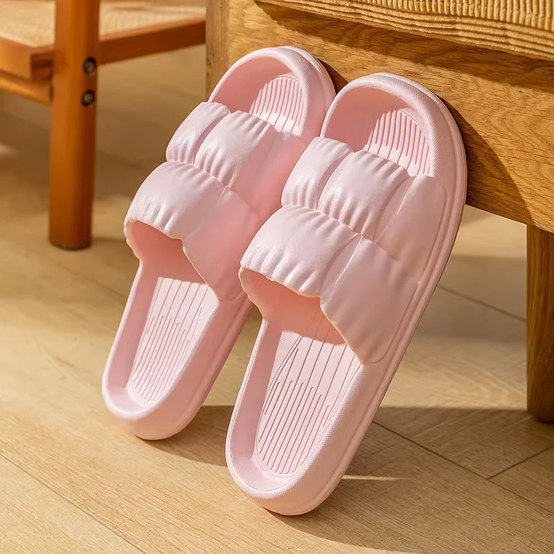 Chaussons à enfiler pour femme avec bout rond