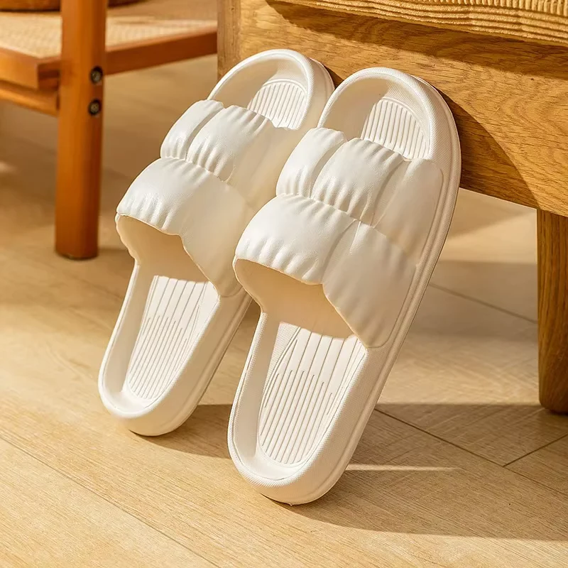 Chaussons à enfiler pour femme avec bout rond