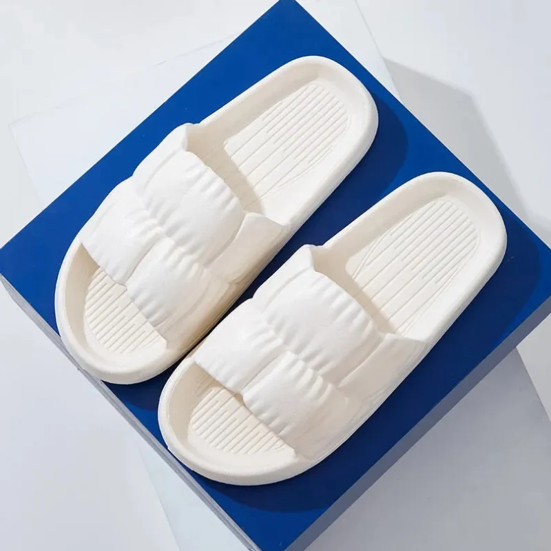 Chaussons à enfiler pour femme avec bout rond