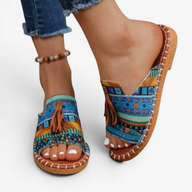 Sandales à enfiler pour femme avec détail à pompon