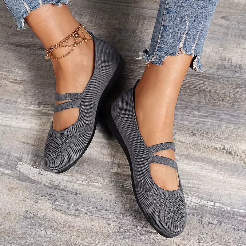 Chaussures plates à bout rond pour femme avec design respirant