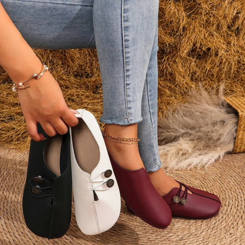 Chaussures plates à bout rond pour femme avec fermeture à bouton