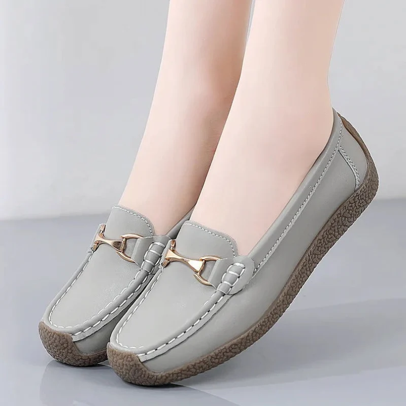 Chaussures plates pour femme avec design à enfiler