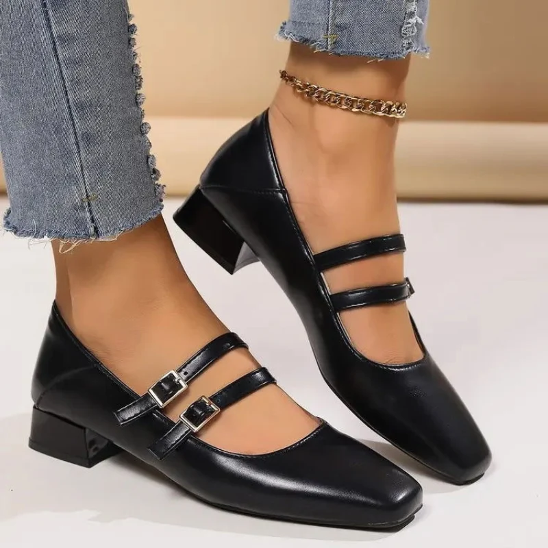 Sandales à talon bas pour femme avec doubles brides à boucle