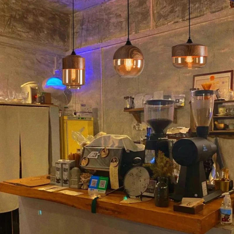 Lampe suspendue LED de plafond au design artistique en bois