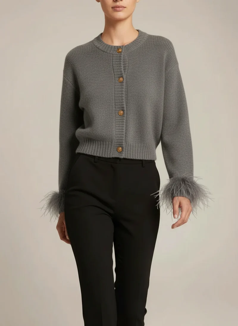 Emma | Femme Cardigan Détails Plumes Coupe Moderne – Cardigan Plumes 2026