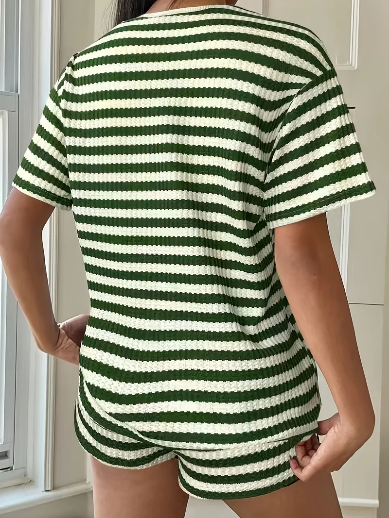 Ensemble décontracté t-shirt à col rond rayé et short
