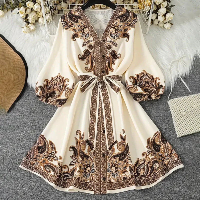 Robe imprimée à col en V pour femmes avec ceinture à nouer et taille ajustable
