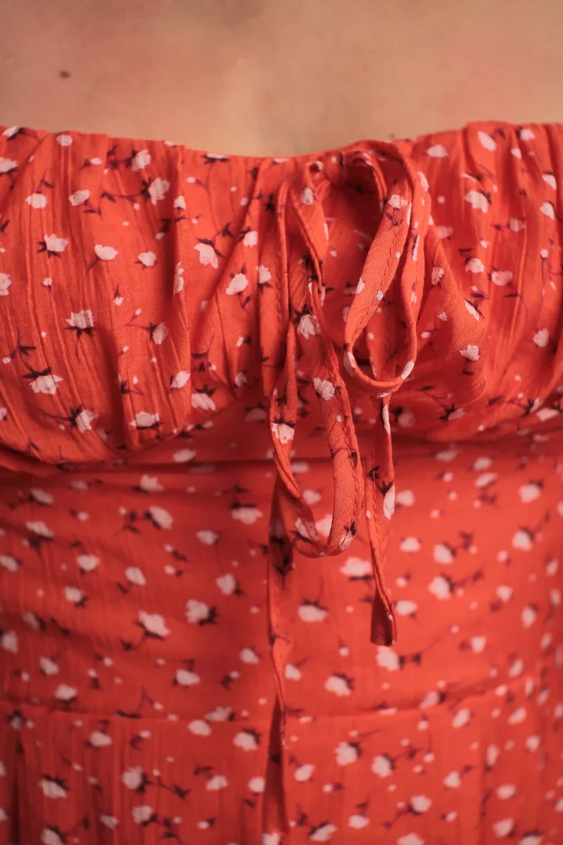 Robe Capri rouge à fleurs