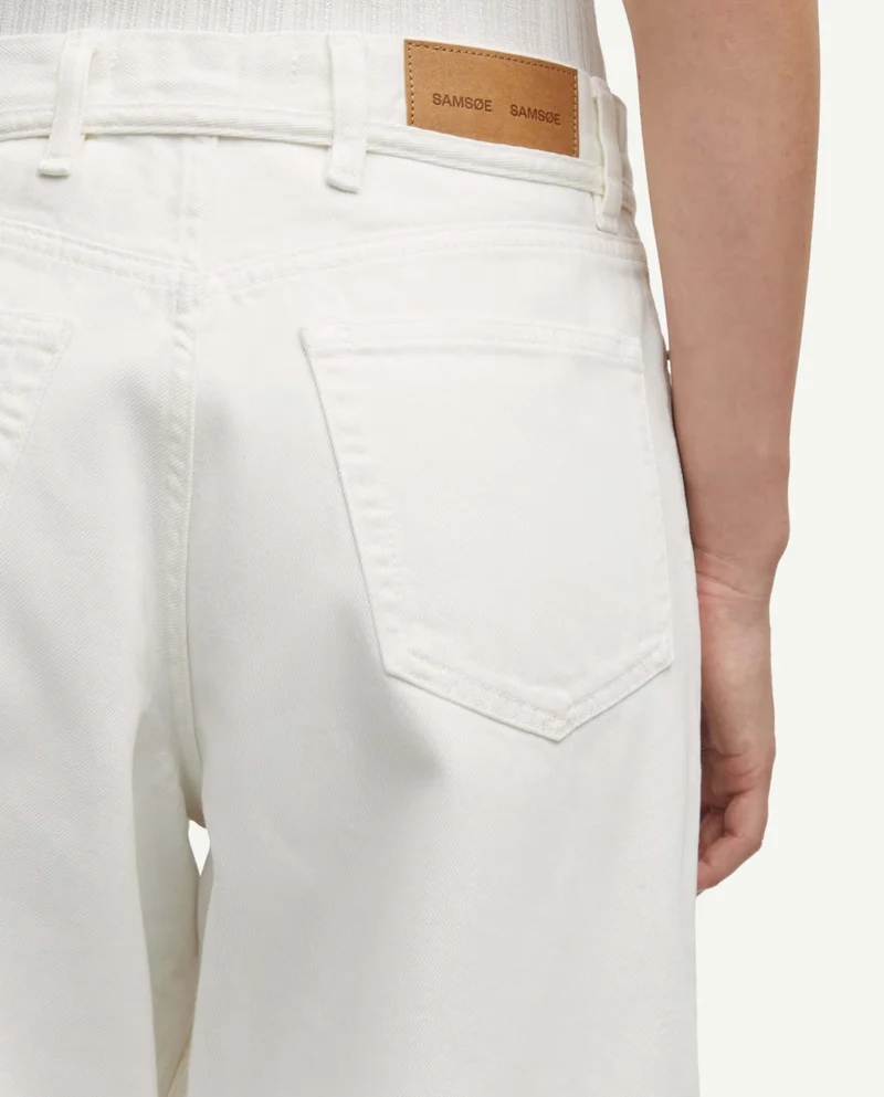 Jean large ceinturé en coton bio Saharper White Rock