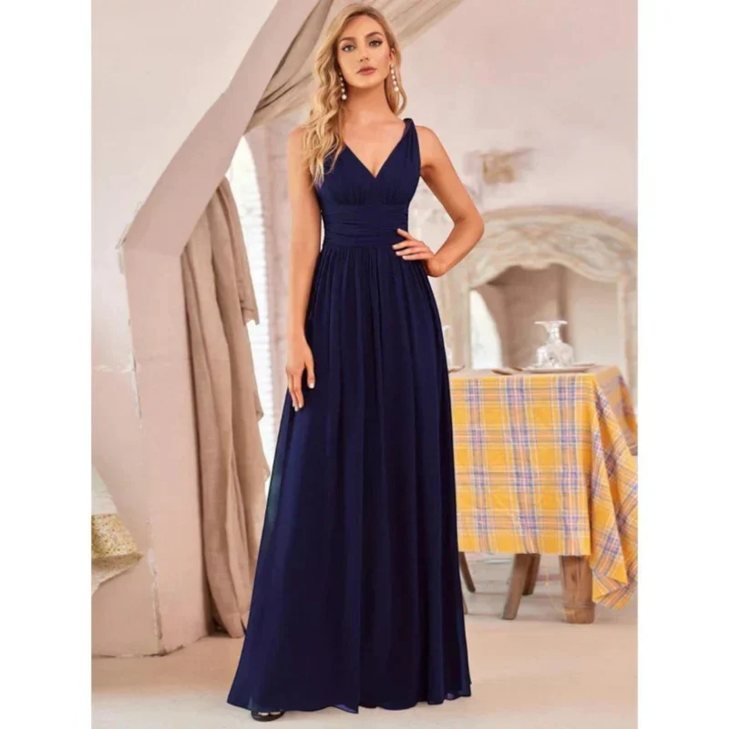 Robe Maxi Élégante à Col V – Style Féminin Intemporel