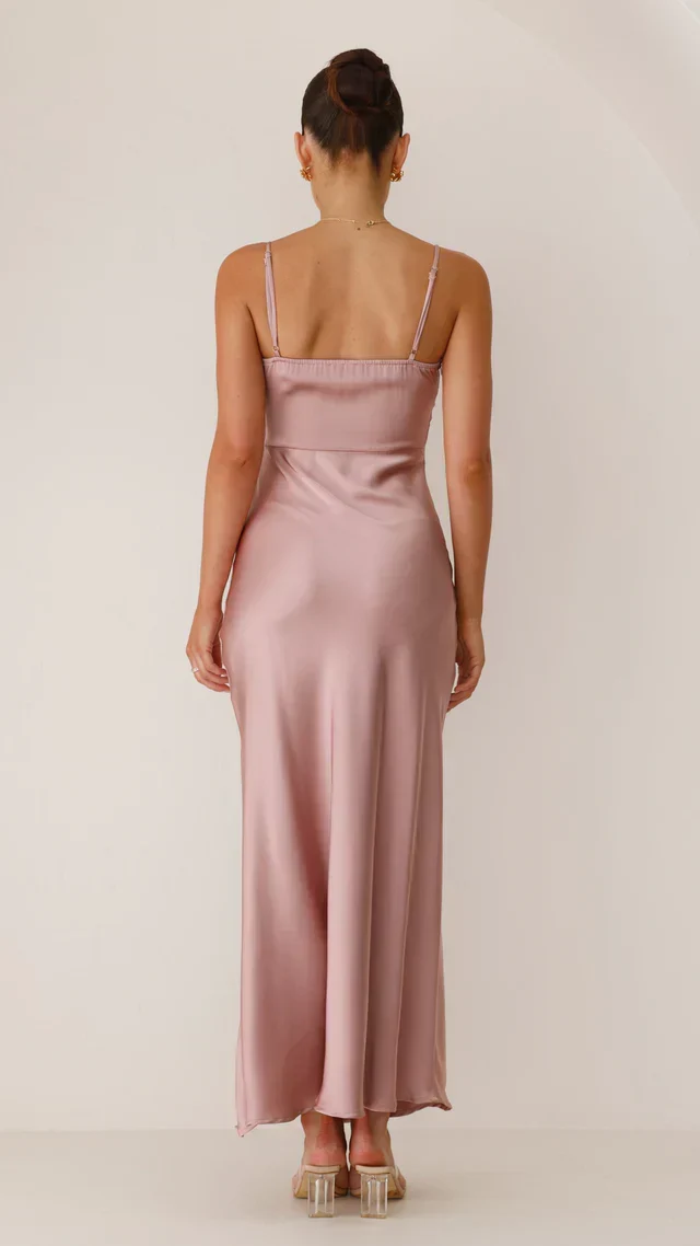 Robe Maxi Simple – Robe en Satin à Bretelles Fines et Fente Haute