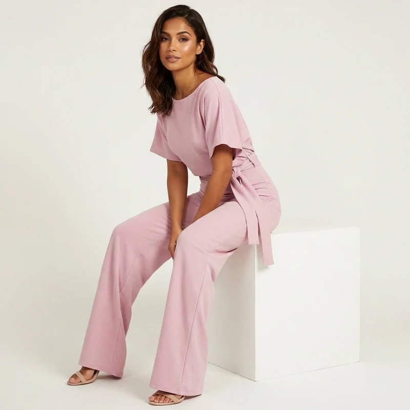 Elegante jumpsuit met tailleceintuur en vloeiende pasvorm
