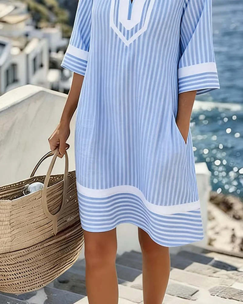 Valinda | Robe à Manches Courtes à Col V Rayée