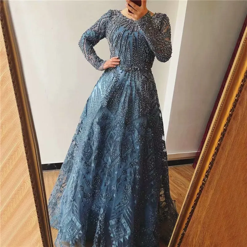 Robe de bal élégante bleu encre à manches longues avec appliques à paillettes, coupe trapèze
