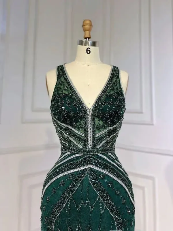Robe de bal élégante à paillettes vertes avec col en V perlé et plumes