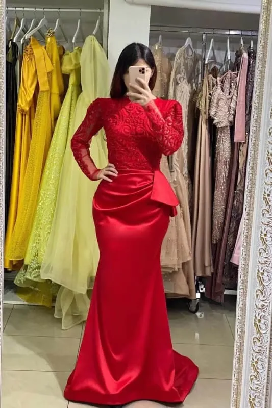 Robe de bal sirène élégante à manches longues avec appliqués en dentelle délicate