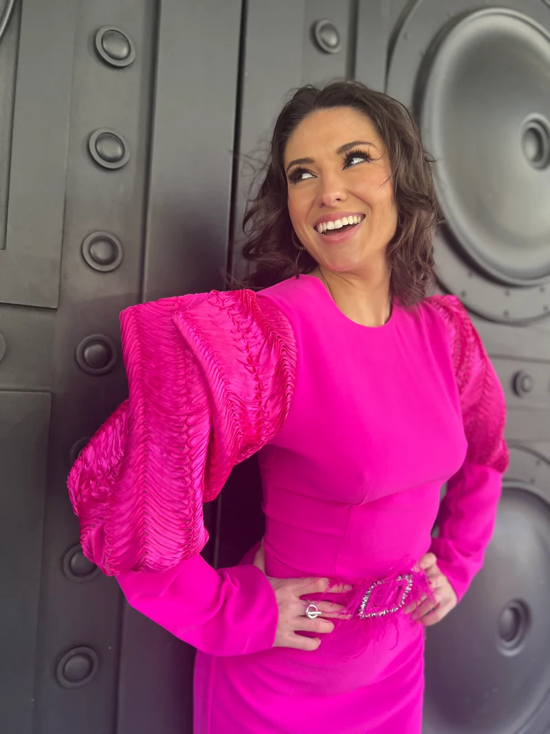 Robe Georgia fuschia à manches texturées