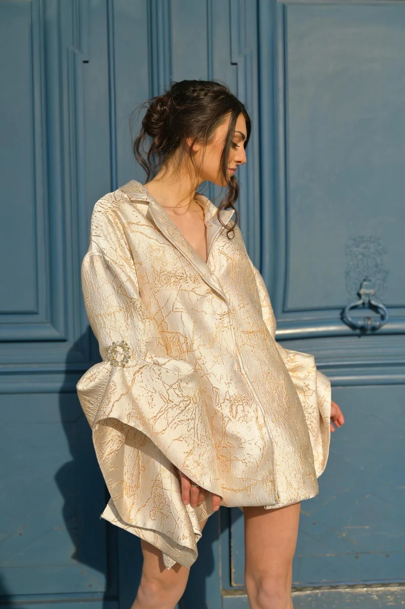 Robe Salomé bordure dorée