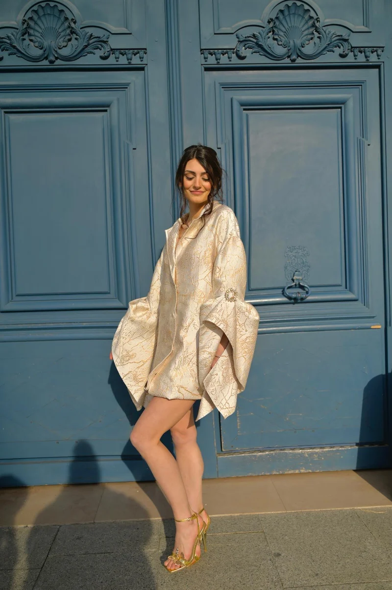 Robe Salomé bordure dorée