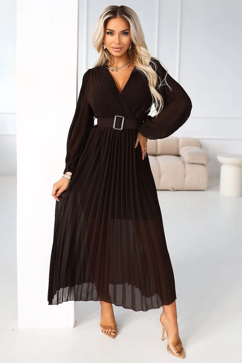 Robe plissée marron longue manches longues