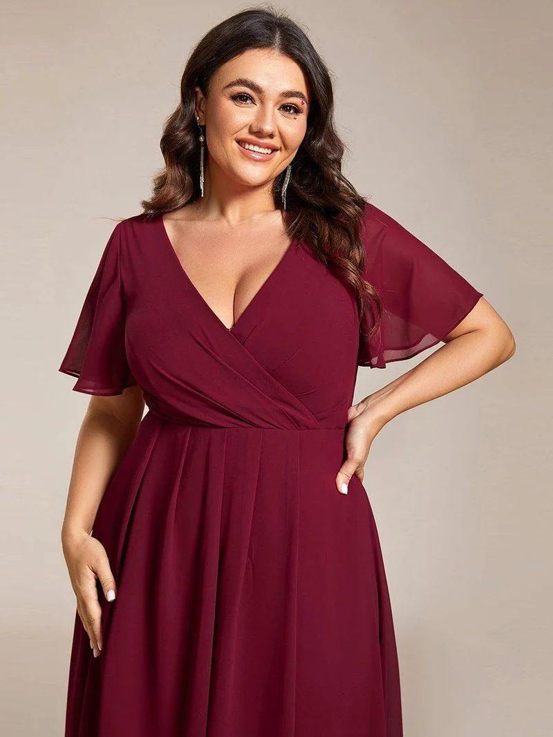 pretty LARK|Grande Taille Robe Dinvit De Mariage Mi-Longue Plisse En Mousseline De Soie Manches Courtes Et Col En V De