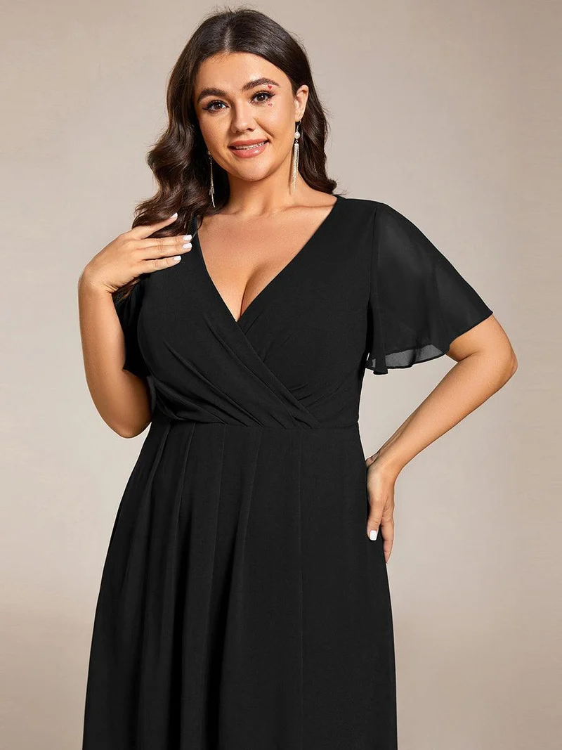 pretty LARK|Grande Taille Robe Dinvit De Mariage Mi-Longue Plisse En Mousseline De Soie Manches Courtes Et Col En V De