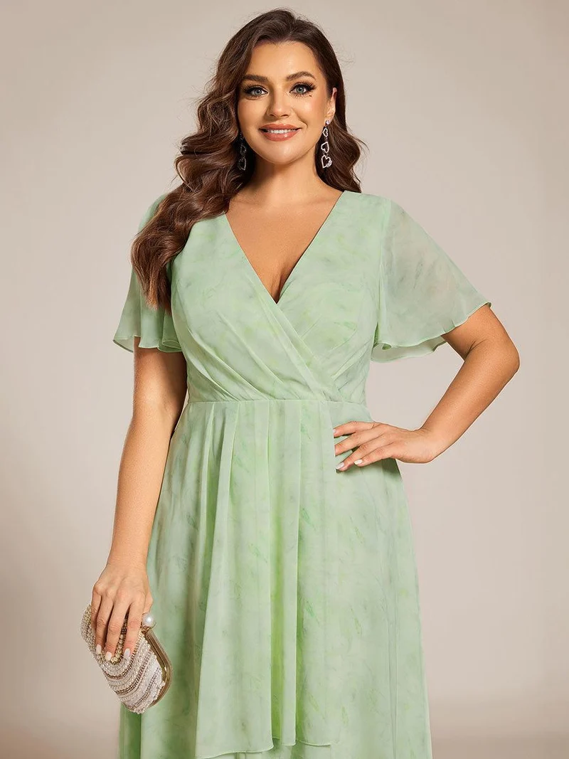 pretty LARK|Grande Taille Robe Dinvit De Mariage Mi-Longue Plisse En Mousseline De Soie Manches Courtes Et Col En V De