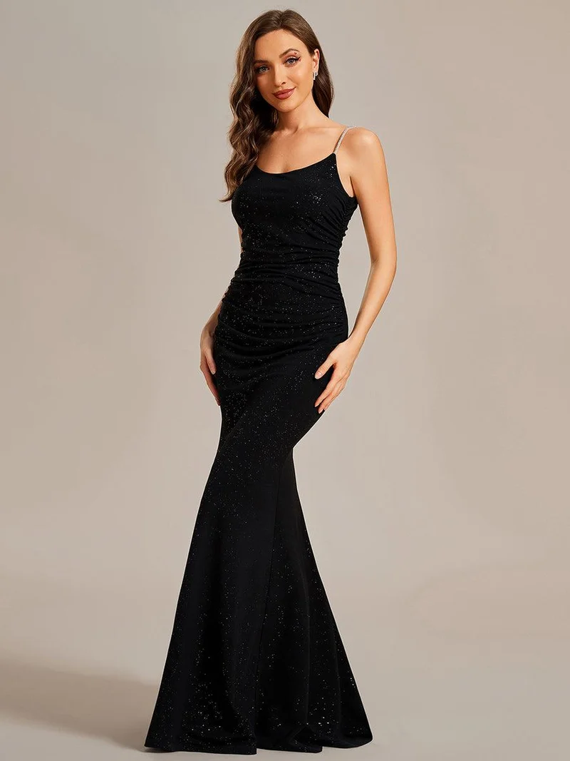 Robe de soirée moulante à paillettes scintillantes bretelles spaghetti dos ouvert