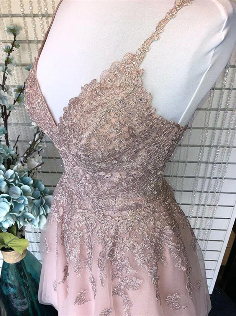 Robe de bal élégante en dentelle rose à col en V et coupe trapèze : dos nu, formelle, remise de diplôme, retour à la maison