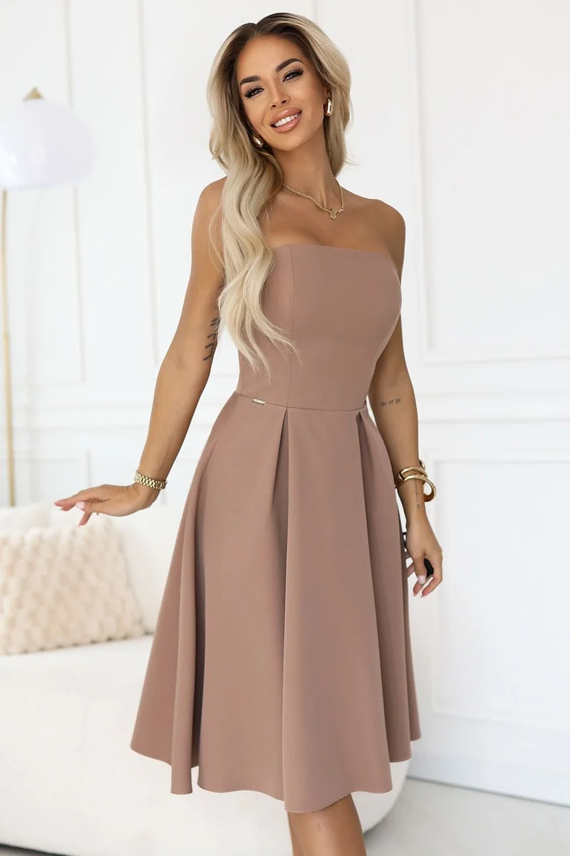 Robe bustier beige évasée