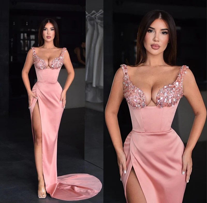 Robe de bal élégante à bretelles spaghetti et sequins roses, avec fente en satin et soutien-gorge intégré