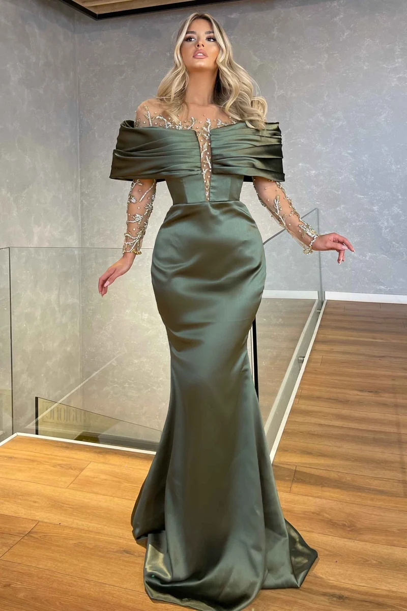 Robe de bal élégante verte à manches longues et épaules dénudées, avec de superbes détails en perles