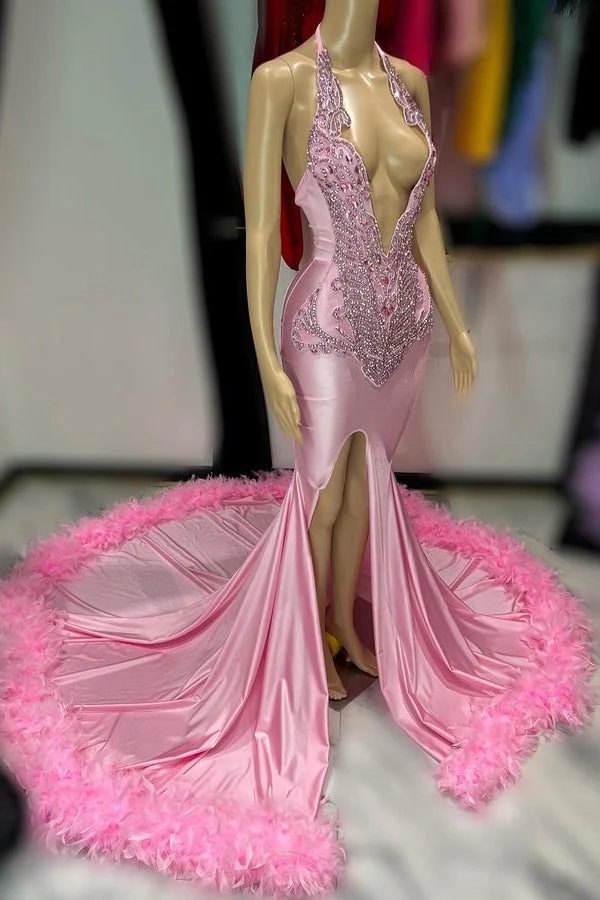 Superbe robe de bal rose sans manches à col en V avec appliqués et fente en plumes