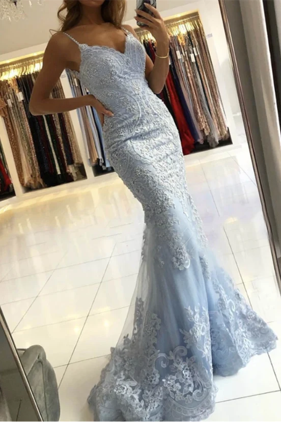 Robe de soirée sirène élégante bleu ciel à bretelles spaghetti et appliqués en dentelle complexes