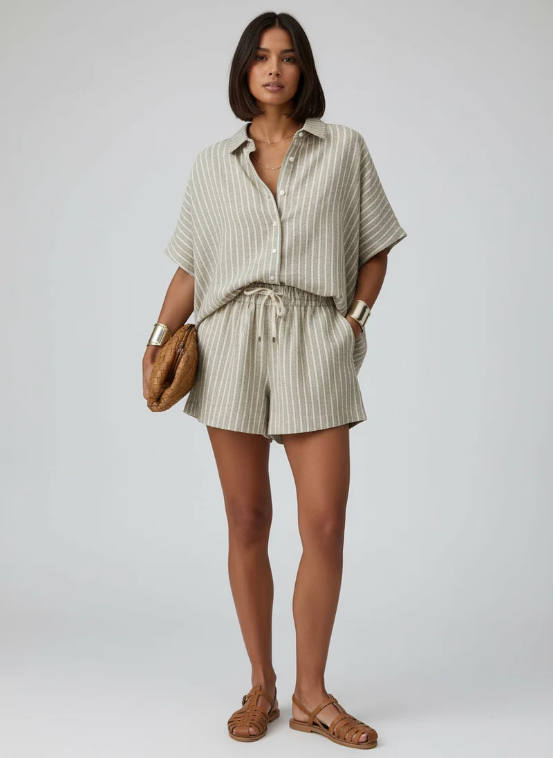 Ensemble estival rayé – Chemise et short au style décontracté