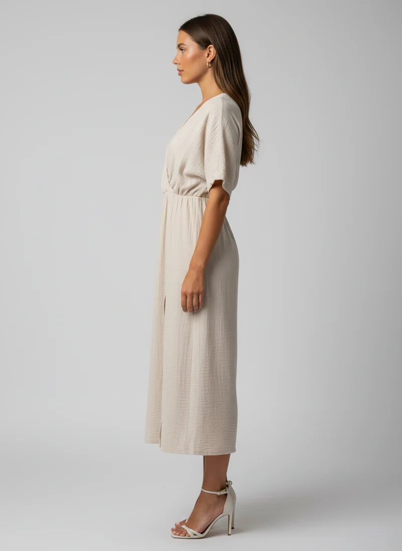 Robe Midi Portefeuille Élégante à Fente Latérale et Manches Trois-Quarts