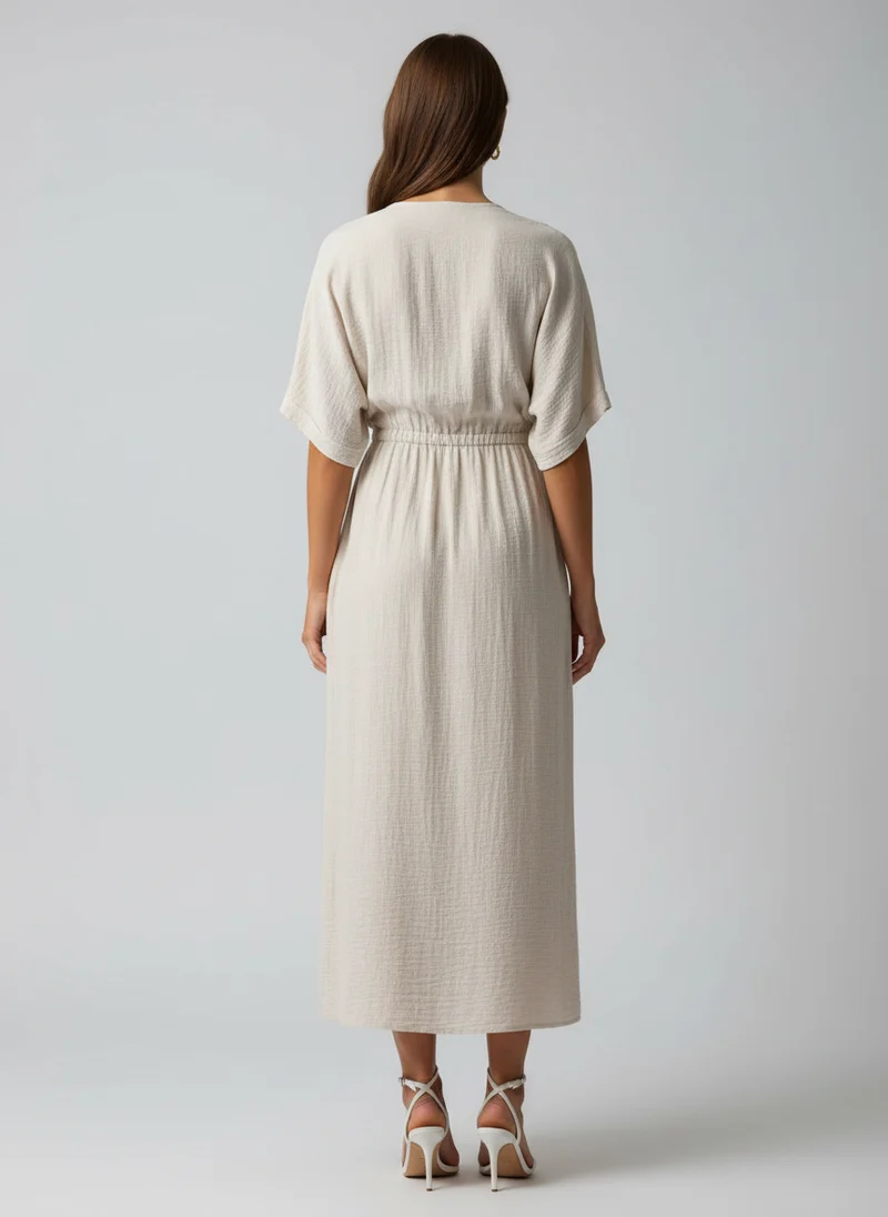 Robe Midi Portefeuille Élégante à Fente Latérale et Manches Trois-Quarts