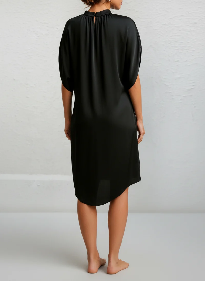 Robe Droite Élégante Col V