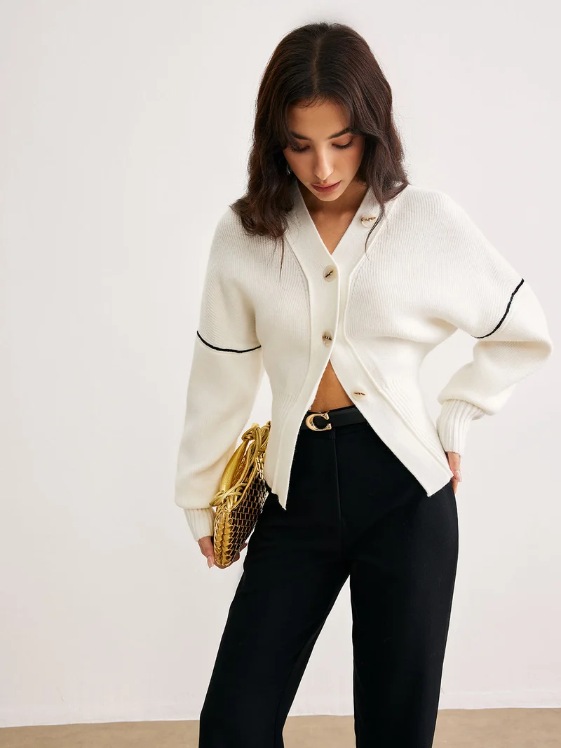 Cardigan Femme Col V Ample avec Détails Contrastants