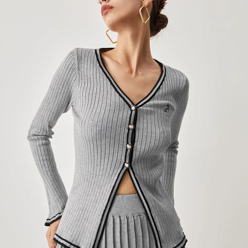 Ensemble Cardigan Côtelé et Jupe Plissée Élégante