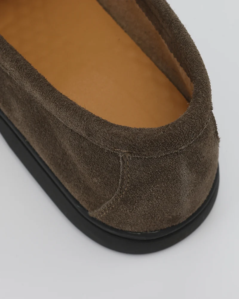 Mocassins en Suède Premium à Semelles Noires Élégantes
