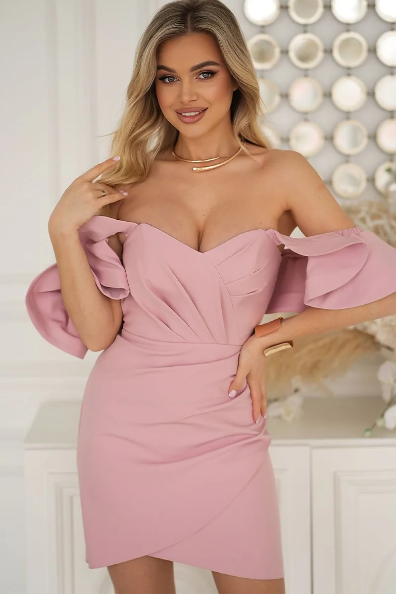 Robe de soirée courte rose épaules dénudées